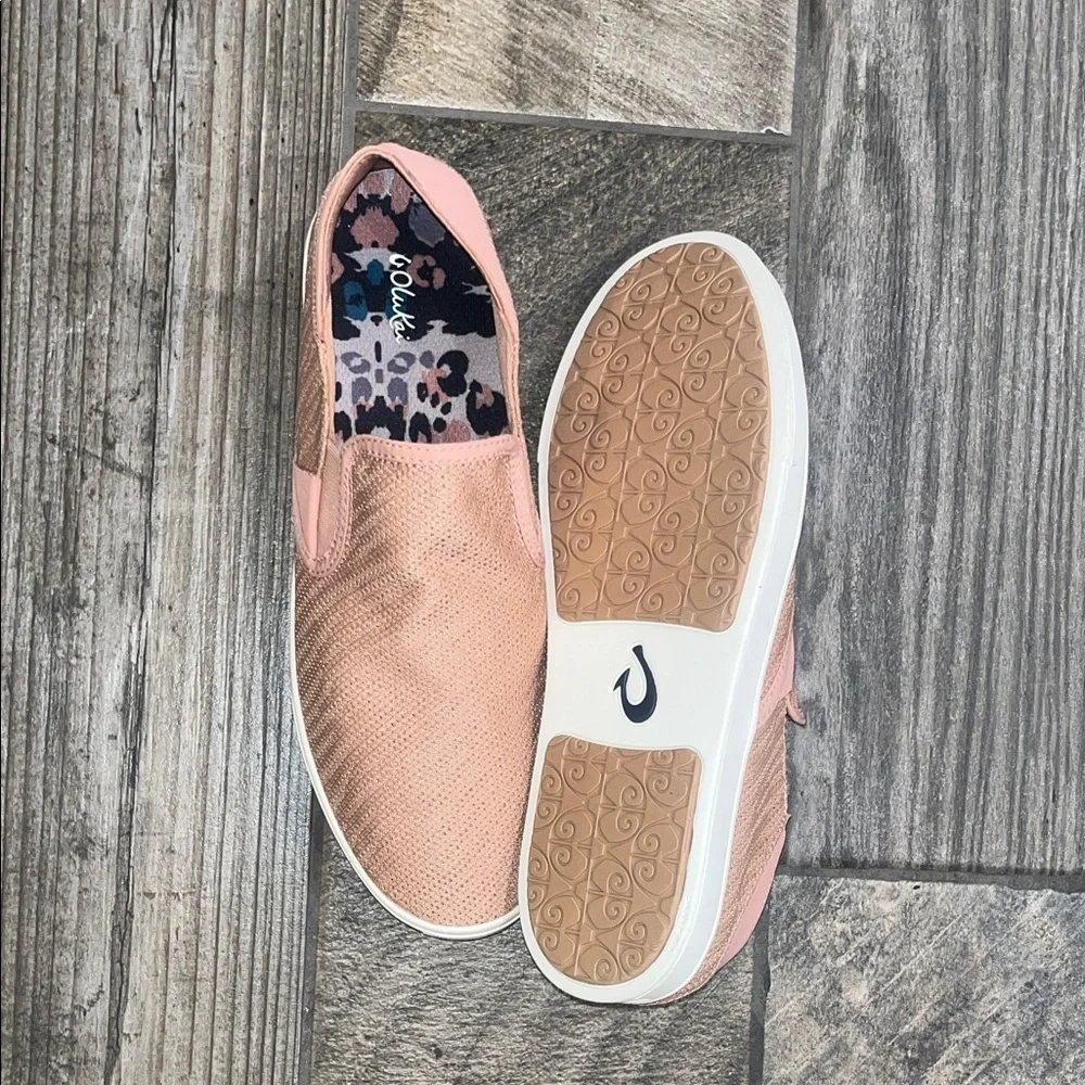 NWOT Olukai “PEHUEA”  Women's Peach Slip-On Sneakers